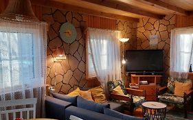 Tonise Holiday Houses